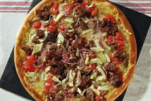 Pizza z koprem włoskim i kiełbaskami (źródło: TLC)