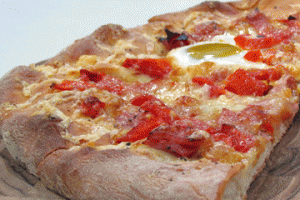 Śniadaniowa pizza z szynką, jajkiem i serem (źródło: TLC)