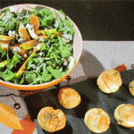 Sałatka z rukoli z gruszkami i ptysiami serowymi (źródło: TLC)