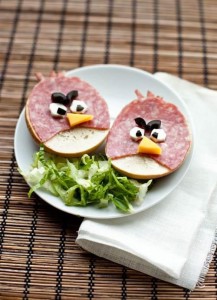 Kanapki a'la Angry Birds (źródło: Pinterest)