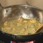 Curry z kurczakiem i orzechami nerkowca (źródło: smakujswiat.tvn.pl)