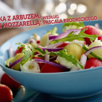 Sałatka z arbuzem, melonem i mozzarellą (źródło: kuchnialidla.pl)