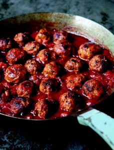 Włoskie klopsiki w gęstym sosie pomidorowym (źródło: Kudłaci kucharze)