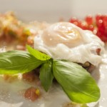 Jajko z salsą meksykańską na pieczarce (źródło:masterchef.tvn.pl)